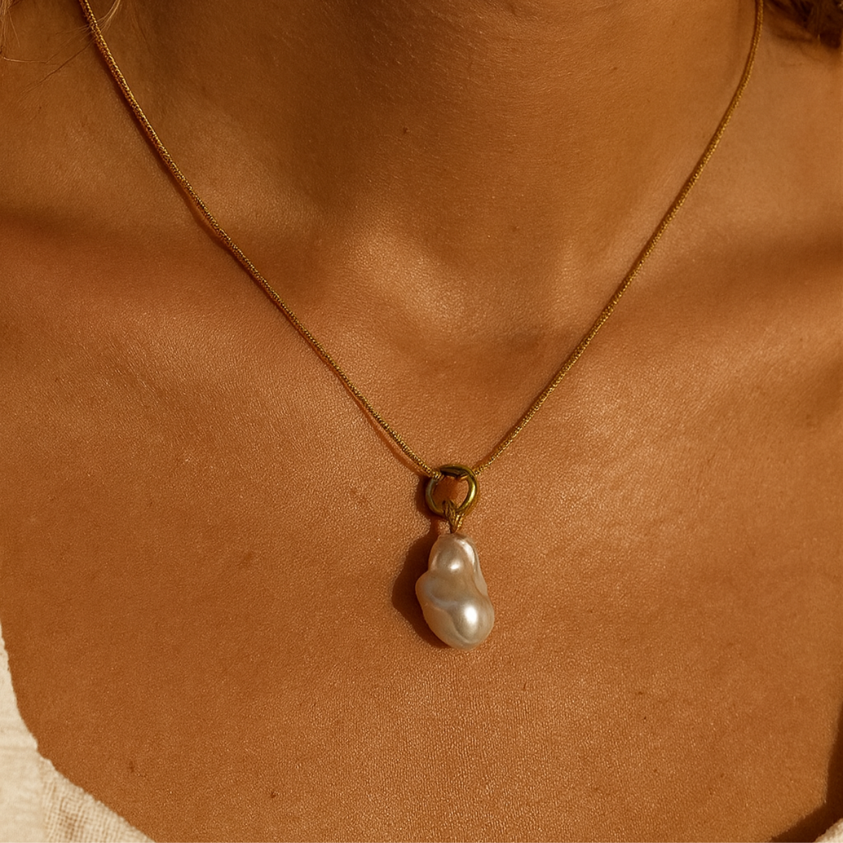 Ira Pendant - Image 1